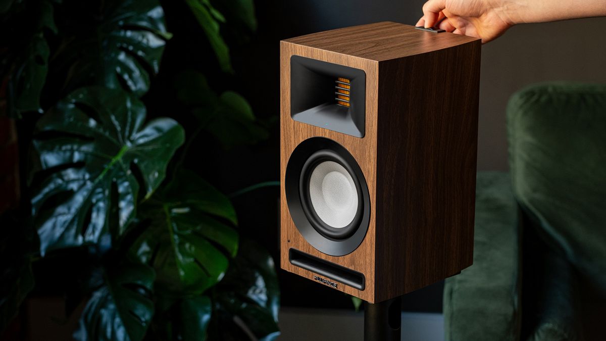 Fluance’s new active stereo speakers look like a dream soundbar alternative, as well as being perfect for turntables or Bluetooth music