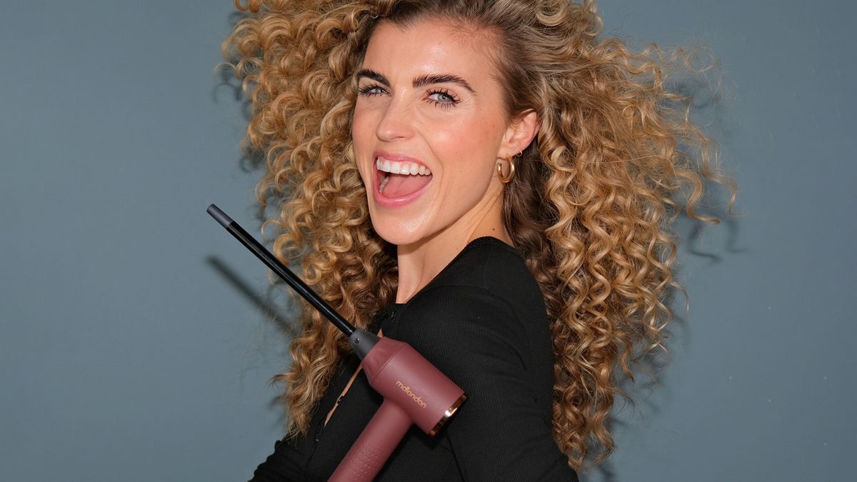 This curling wand looks like a drill and I’m not sure if it’s dumb or genius
