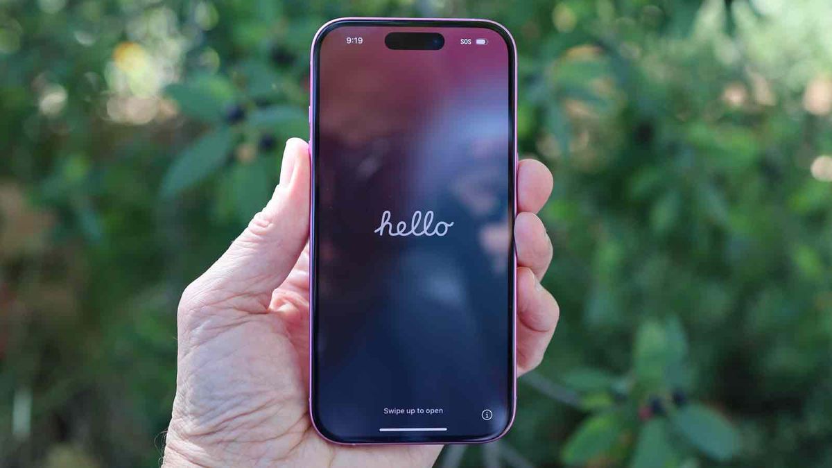 Leaked dummy unit image shows how thin the iPhone 17 Air may look against the iPhone 17 Pro