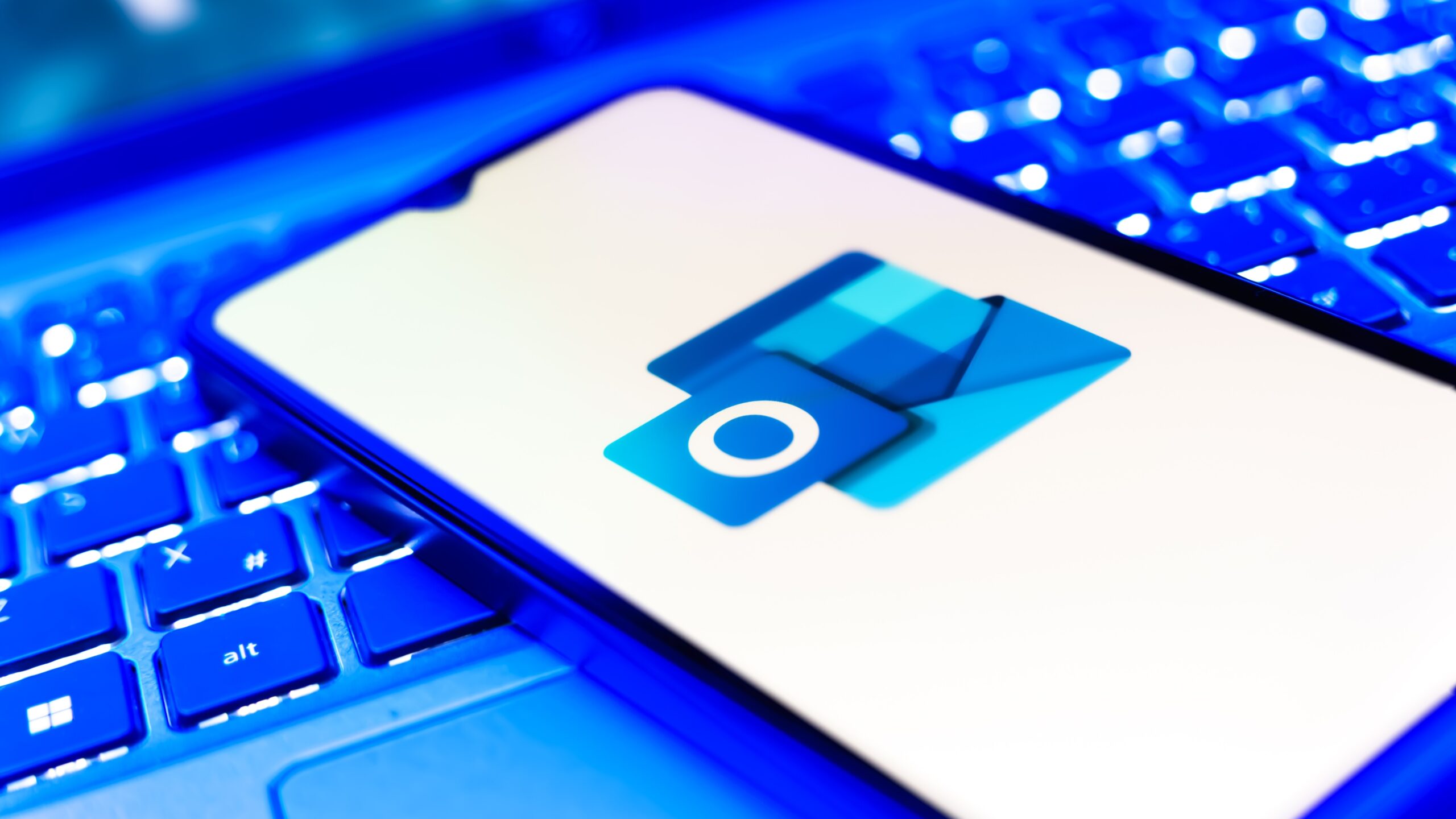Outlook down? Microsoft email platform apparently suffering major outage – here’s what we know