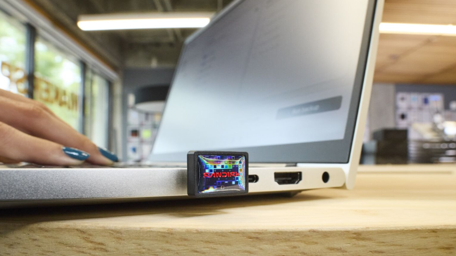 SanDisk’s new flash drive packs 1TB into a plug-and-forget stick that could make bulky SSDs obsolete overnight